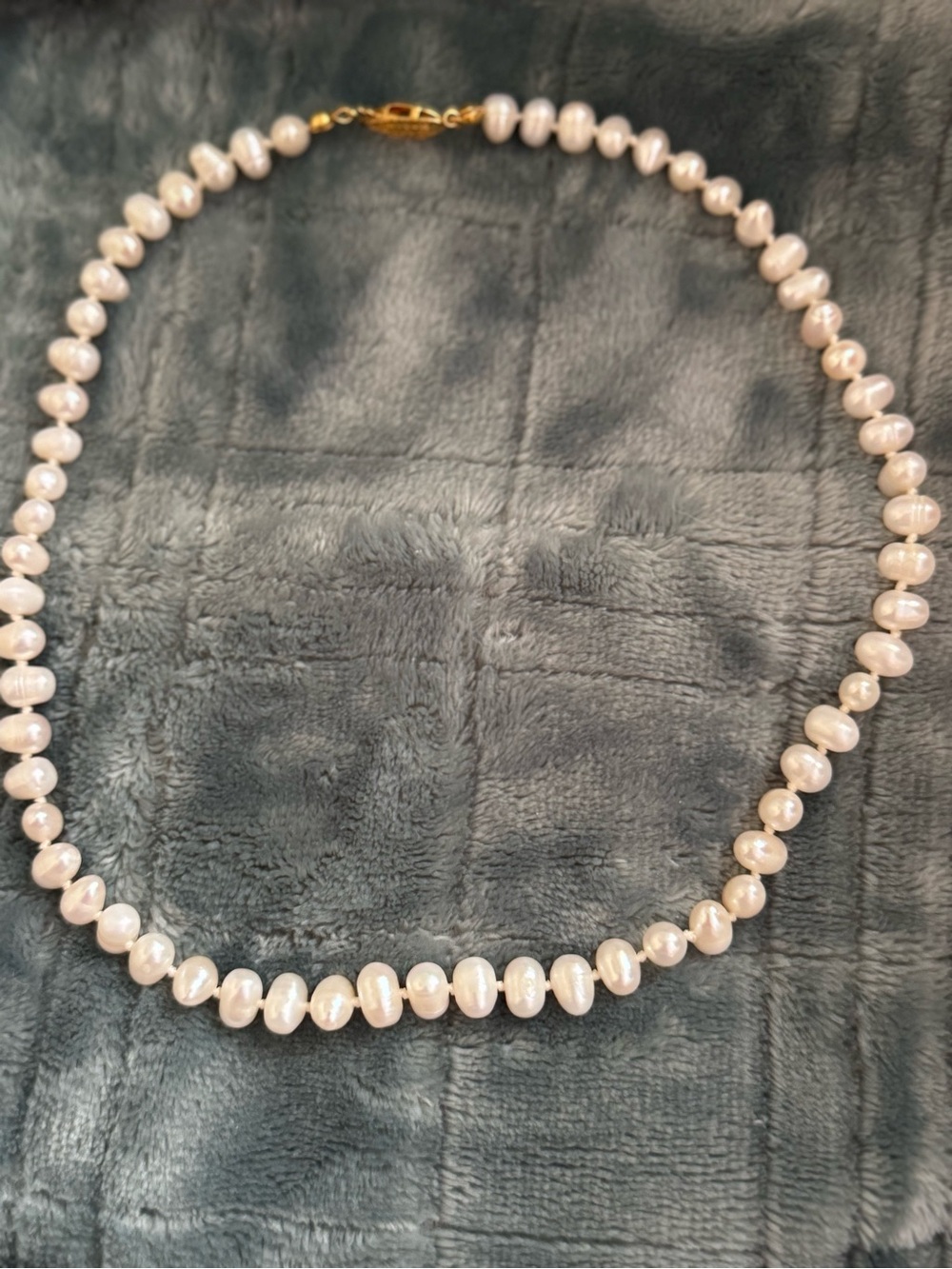 Classic Faux White Pearl Choker Necklace with Gold Clasp